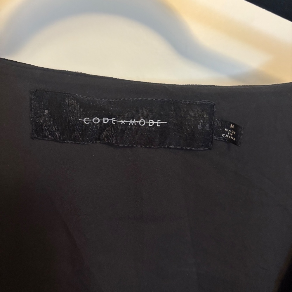 Code X Mode Black And White Top Size Medium - image 4